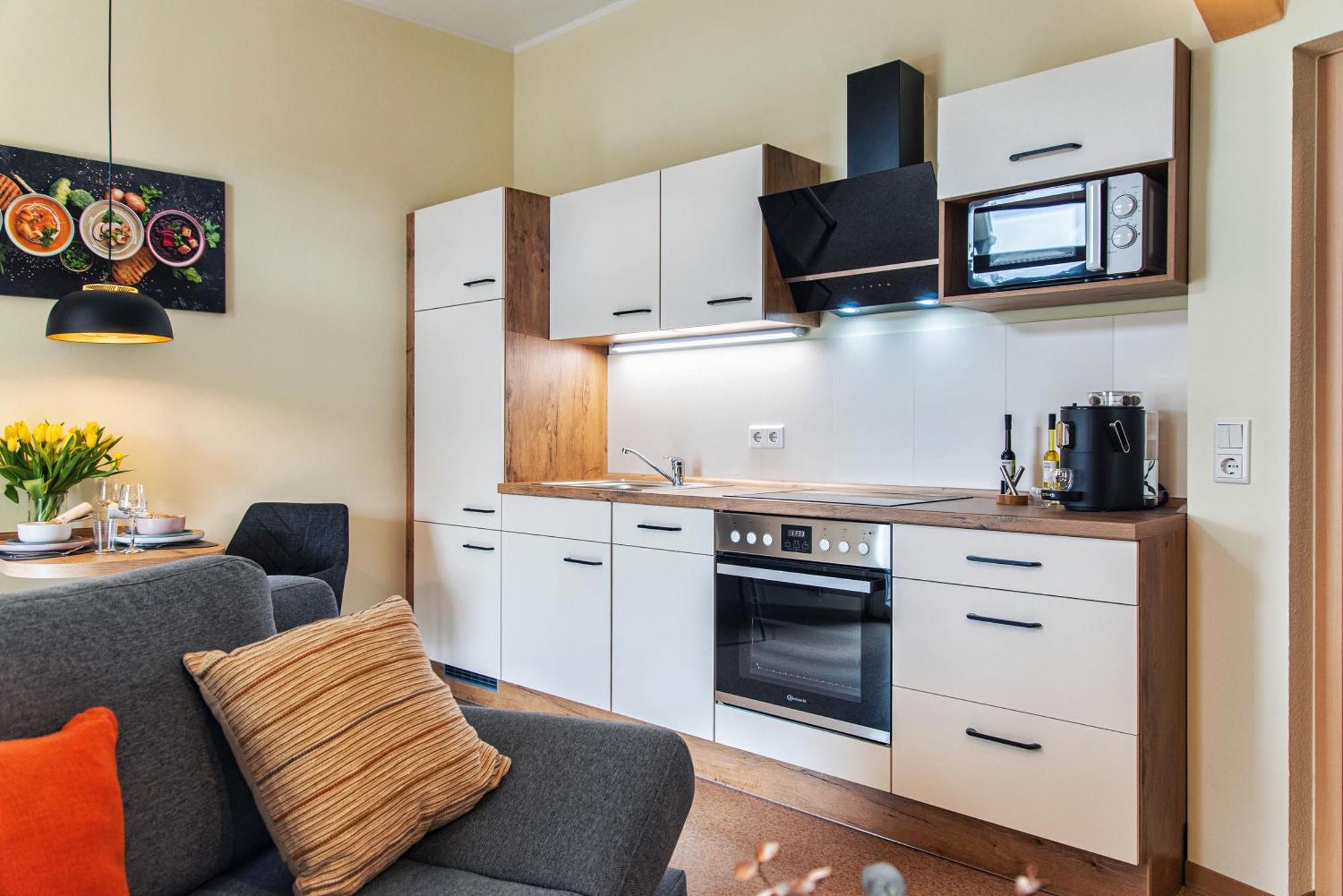 - Zentral - Modern - Balkon - Kueche
